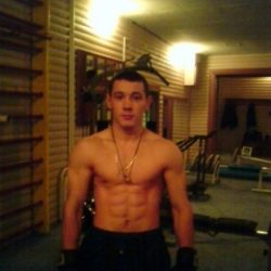 Парень. Ищу девушку для виртуального секса. Люблю пошалить. Парень. Ищу девушку для виртуального секса. Люблю пошалить.