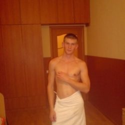 Парень, ищу постоянную вирт рабыню Парень, ищу постоянную вирт рабыню