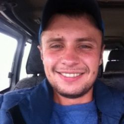 Парень ищет девушку или женщину для периодических встреч Парень ищет девушку или женщину для периодических встреч