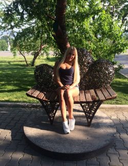 Девушка приглашает парней попасть в страну чудес? Бийск Девушка приглашает парней попасть в страну чудес? Бийск